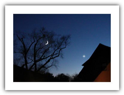 (photo - moon and star over horizon)